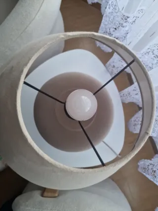 Lámpara de mesa Zara Home beige