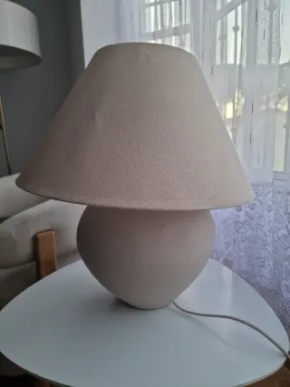 Lámpara de mesa Zara Home beige