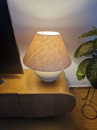 Lámpara de mesa Zara Home beige