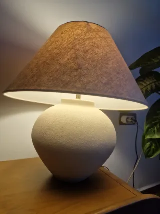 Lámpara de mesa Zara Home beige