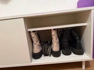 Zapatero Ikea blanco/beige con baldas