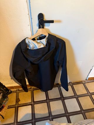 Chaqueta impermeable The North Face negra