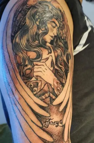 ESTUDIO DE TATUAJES Y ARTES EN CASTUERA (BADAJOZ).