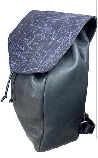 Mochila de piel azul