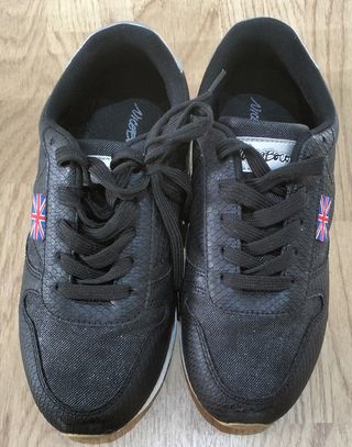 Zapatillas Boco Negras con Bandera UK