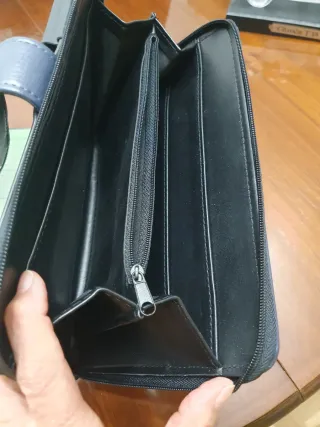 Agenda vintage mano con diario y cartera polipiel