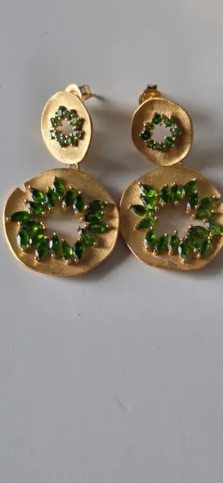 Preciosos pendientes de colección diopsidos