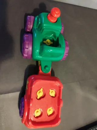 Tractor musical con remolque y animales