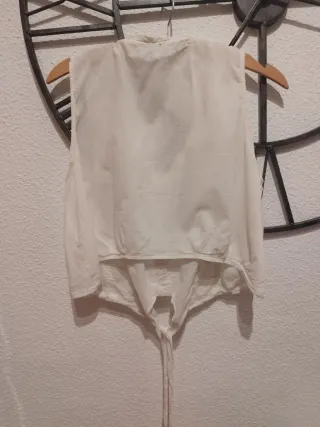 Top blanco botones talla L