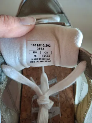 Zapatillas Zara con lateral transparente