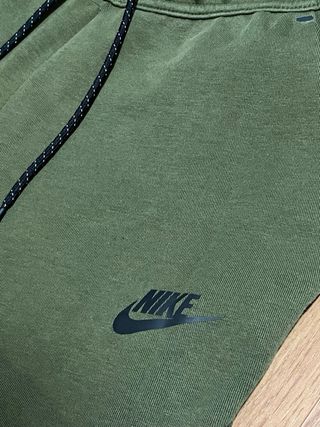 Pantalón Nike Tech Fleece Verde Oliva