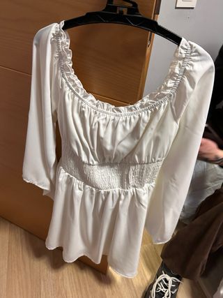Vestido blanco escote elástico manga larga
