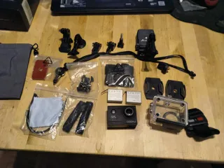 Cámara deportiva 4K COOAU + accesorios+2 Baterías