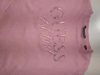 Jersey Guess Rosa Estampado Est. 1981