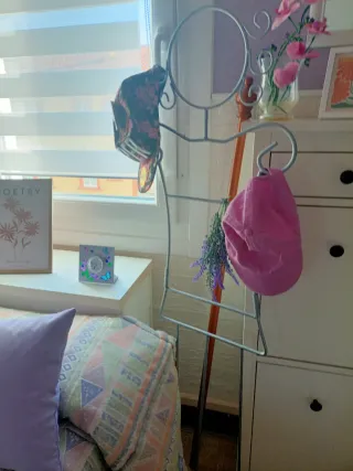 Perchero silueta mujer