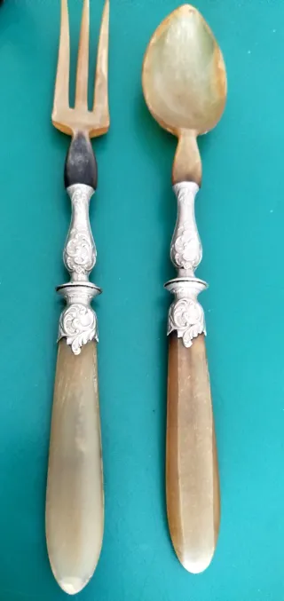 Pareja cubiertos para servir