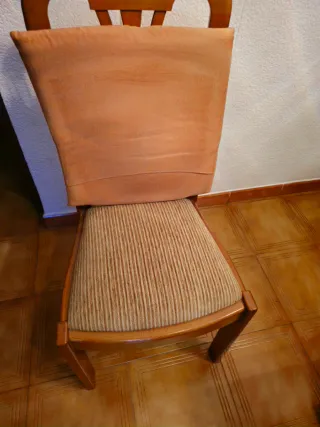 Vendo mesa de madera extensible con 6 sillas