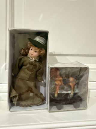 Muñecas porcelana en miniatura de época