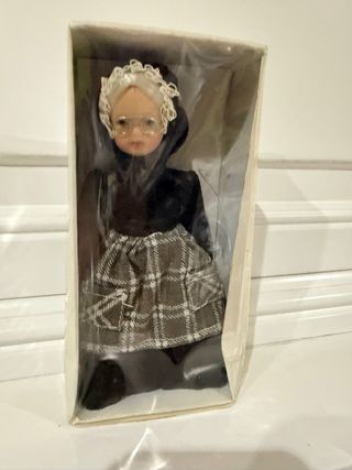 Muñecas porcelana en miniatura de época