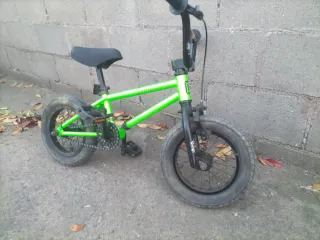 Bicicleta BMX verde 12 pulgadas
