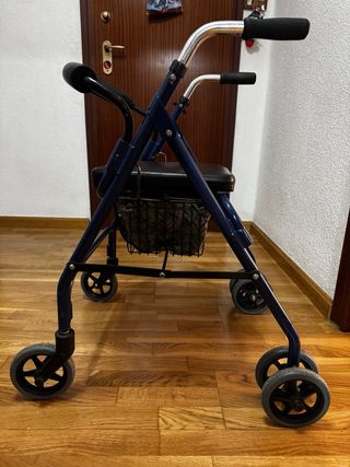 Andador asiento y cesta