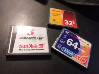 Cámara Minolta 3 con tarjetas CompactFlash