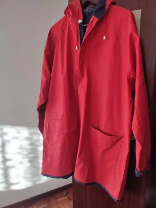 2 chubasqueros hombre azul/rojo.