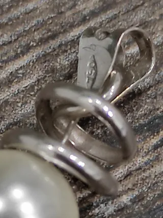 Charme oro bianco con perla