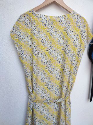 Vestido Caroll estampado floral amarillo