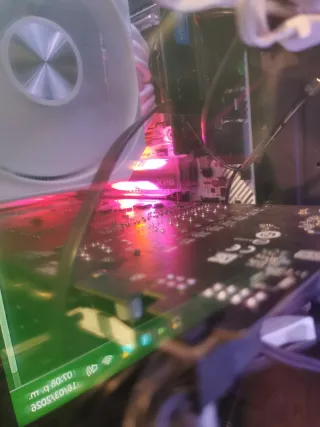 PC Gaming Xeon E5 2680v4 con TPM negociable