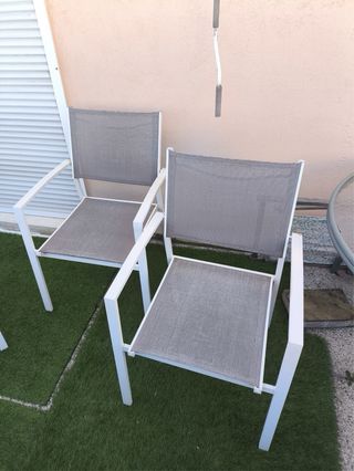 Sillas de jardín sin cojín de aluminio Orion gris.