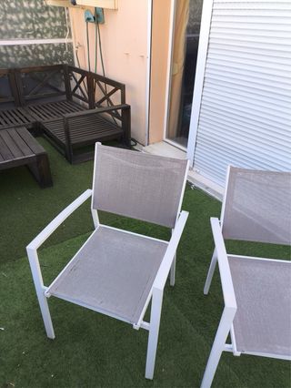 Sillas de jardín sin cojín de aluminio Orion gris.