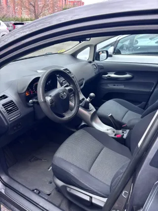 Toyota Auris 2010