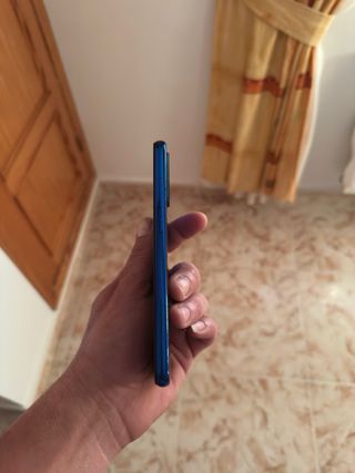 Teléfono móvil negro