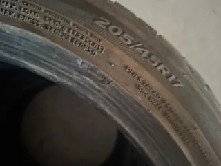 Neumáticos 205/45/17
