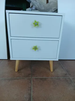 2 cabeceros y mesita de noche