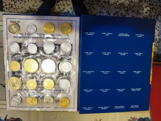 Colección de Monedas Históricas: Del Real a la Pes