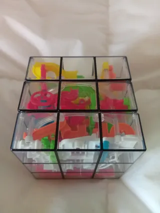 Cubo laberinto transparente
