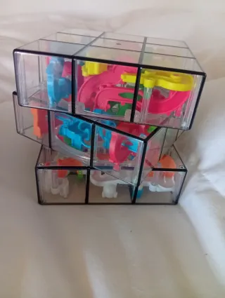 Cubo laberinto transparente