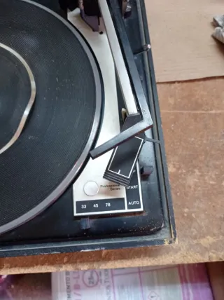 Vieta uno.Tocadiscos BSR McDonald 610 Vintage