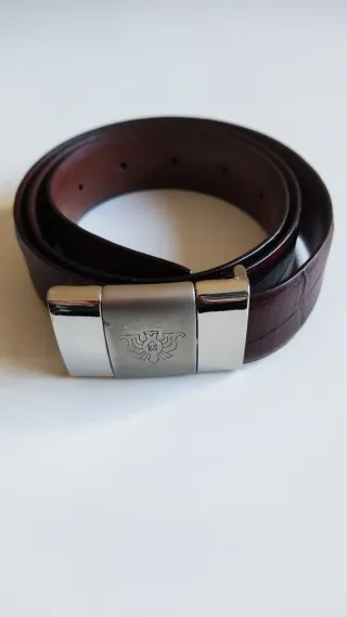 Cinturón de piel de la marca Caramelo