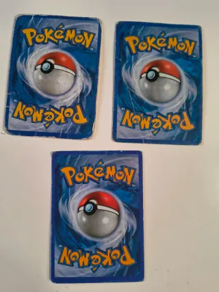 Cartas Pokémon Charizard y Mewtwo