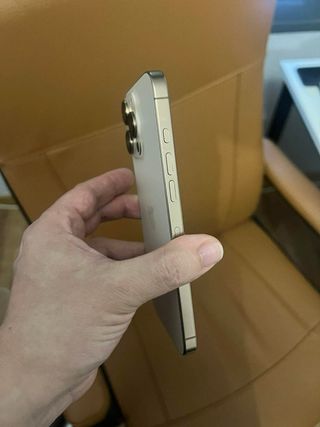 iPhone 16 Pro Max Impecable con su caja batería 95