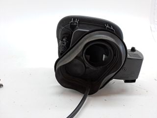 TAPA EXTERIOR COMBUSTIBLE FORD FOCUS 496932