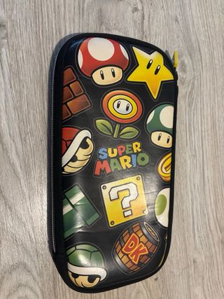 Nintendo Switch + juegos + funda