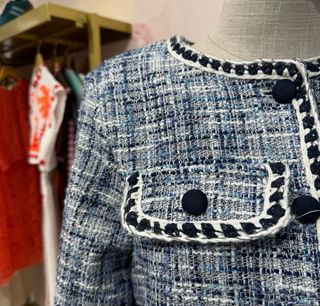 Chaqueta tweed azul y blanco