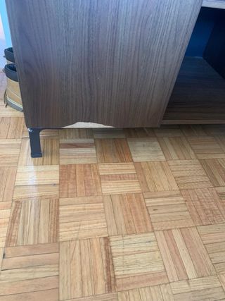 Armario de madera con espejo