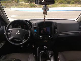 Mitsubishi Montero 2010