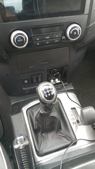 Mitsubishi Montero 2010