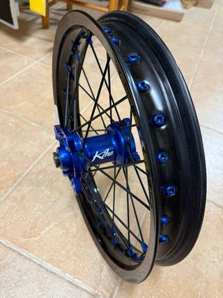 Llanta Trasera Yamaha YZ 85 Negra y Azul kite